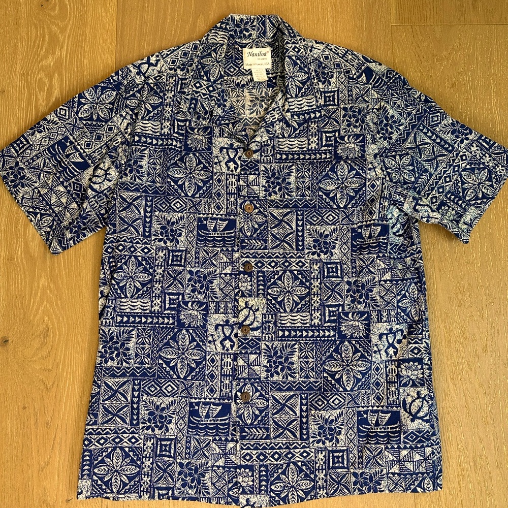 Vintage Hawaiian button down shirt Naniloa made in Hawaii Blue size Large